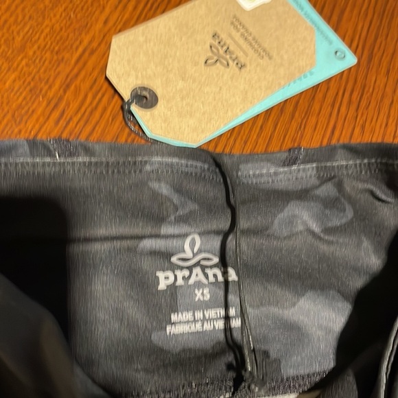 Prana NWT Electa Legging Black Camo XS - Picture 2 of 7